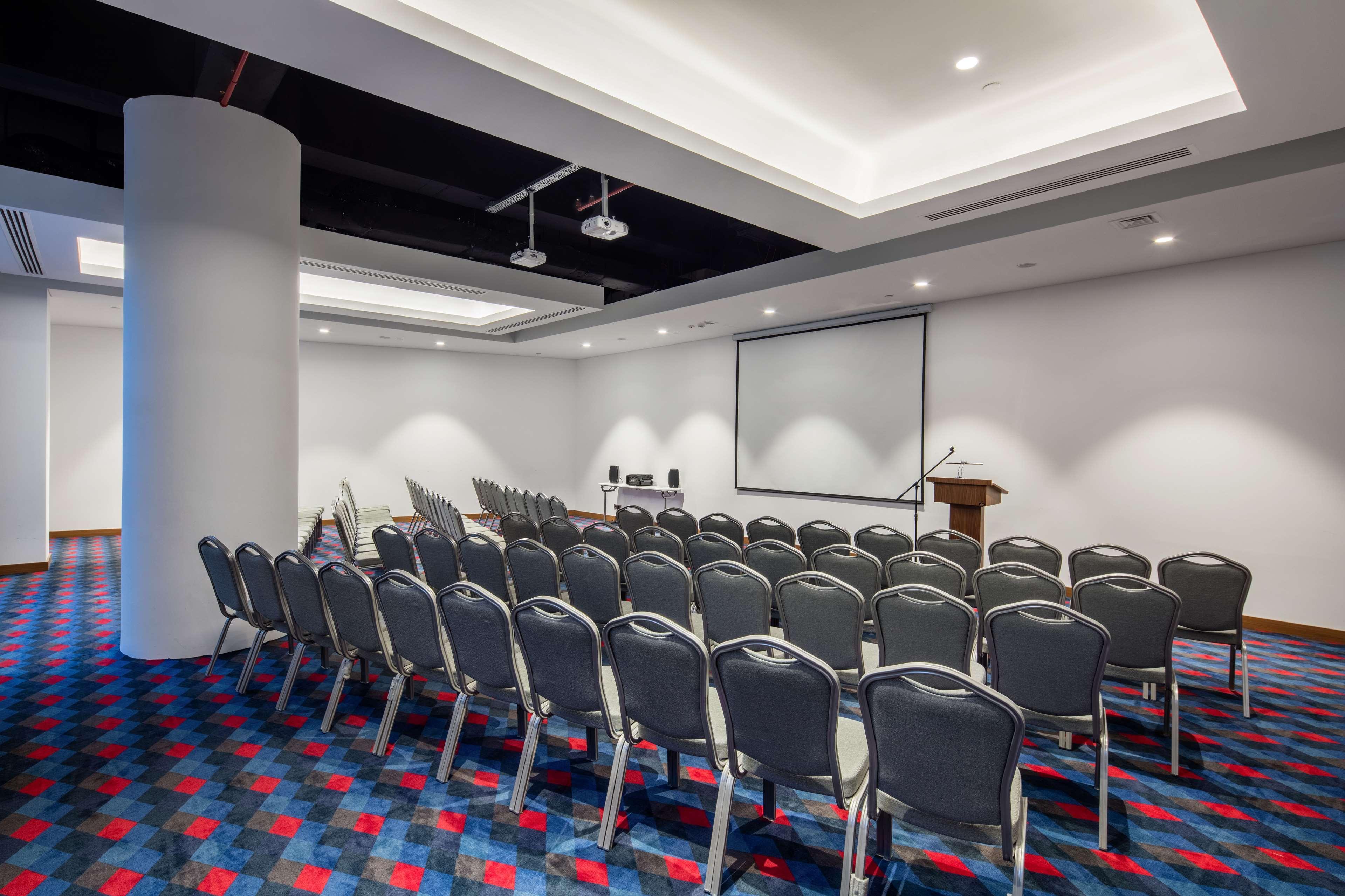 Hampton By Hilton Izmir Aliaga Hotel Ngoại thất bức ảnh