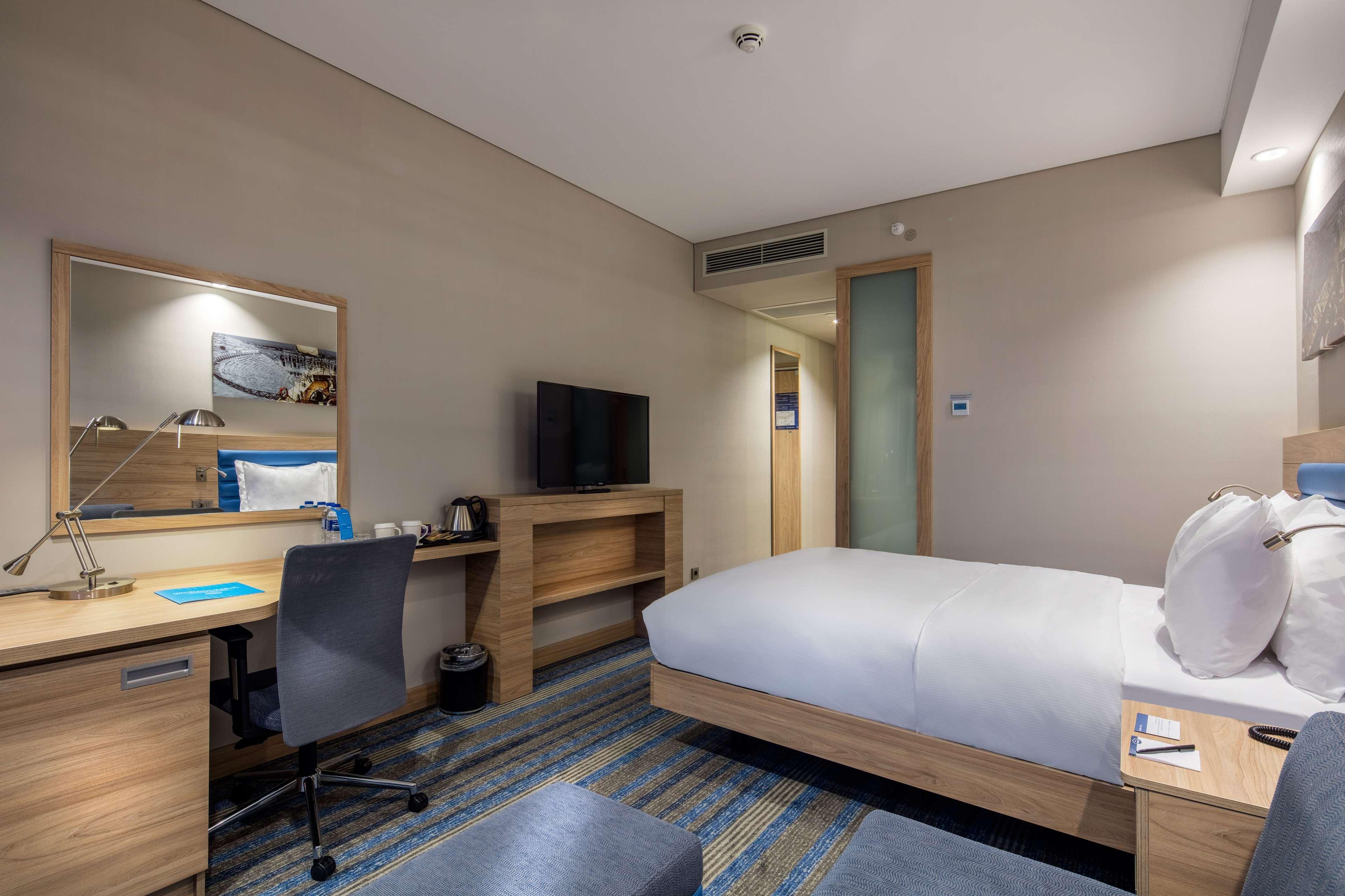 Hampton By Hilton Izmir Aliaga Hotel Ngoại thất bức ảnh