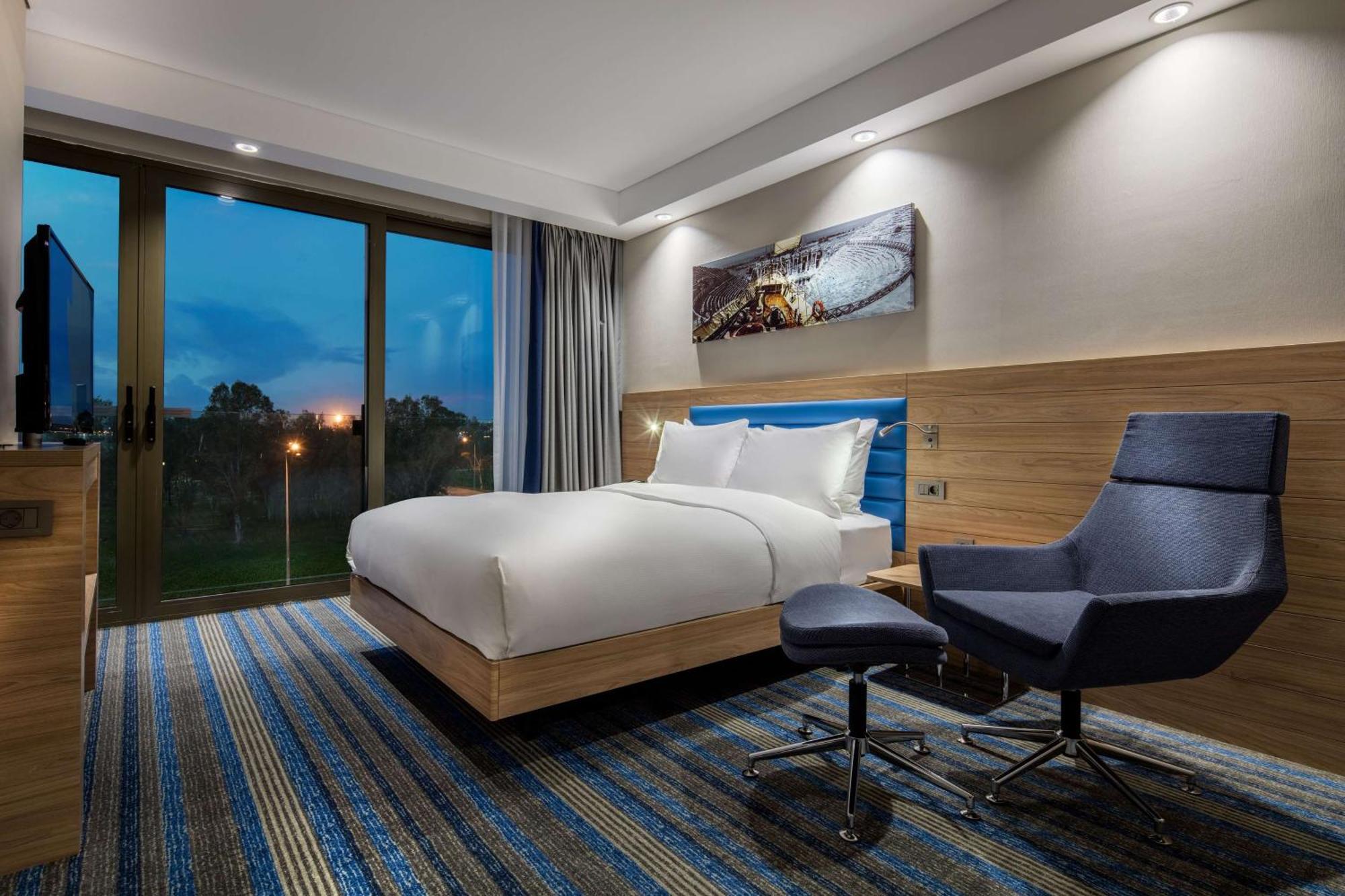 Hampton By Hilton Izmir Aliaga Hotel Ngoại thất bức ảnh