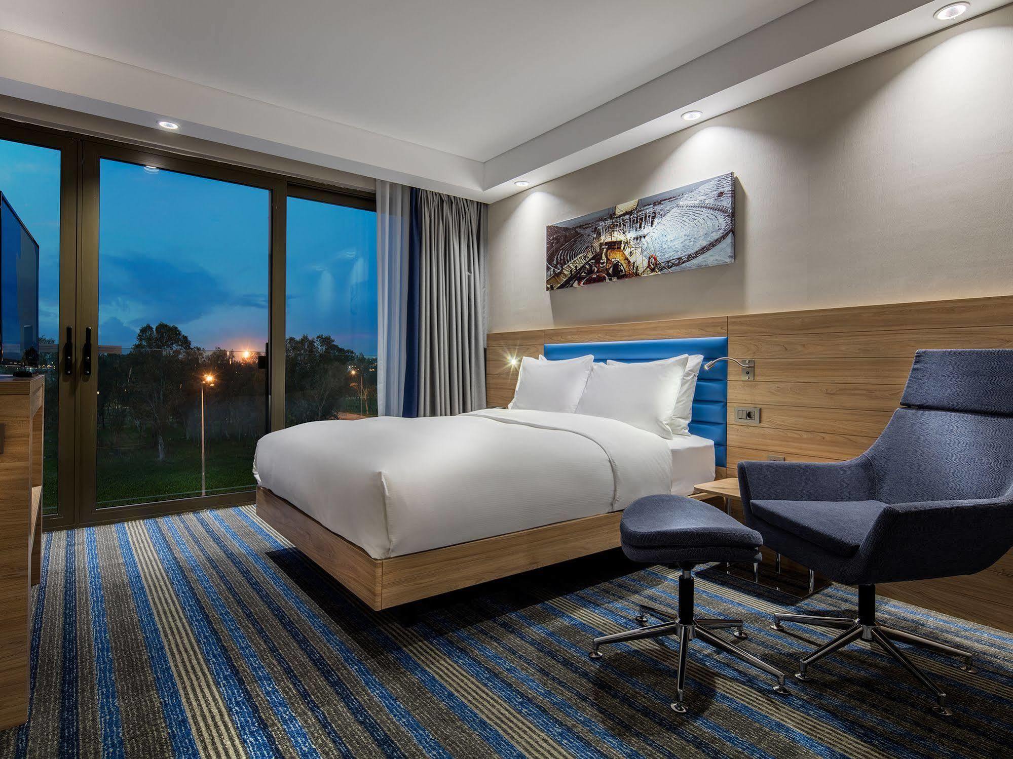 Hampton By Hilton Izmir Aliaga Hotel Ngoại thất bức ảnh