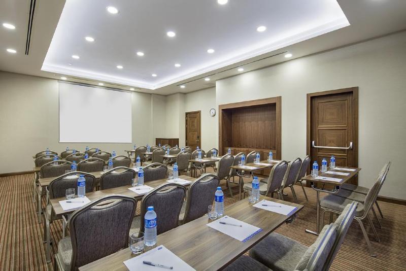 Hampton By Hilton Izmir Aliaga Hotel Ngoại thất bức ảnh